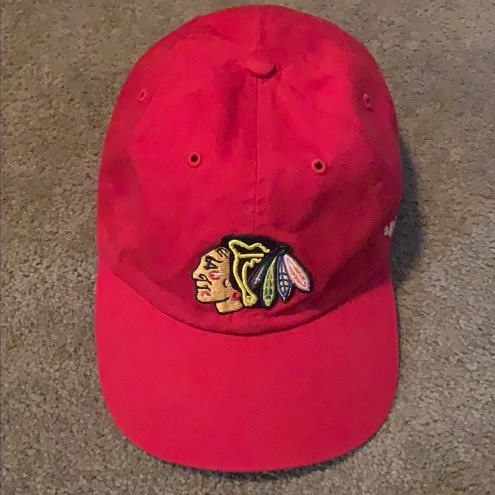 Blackhawks red 47 cap